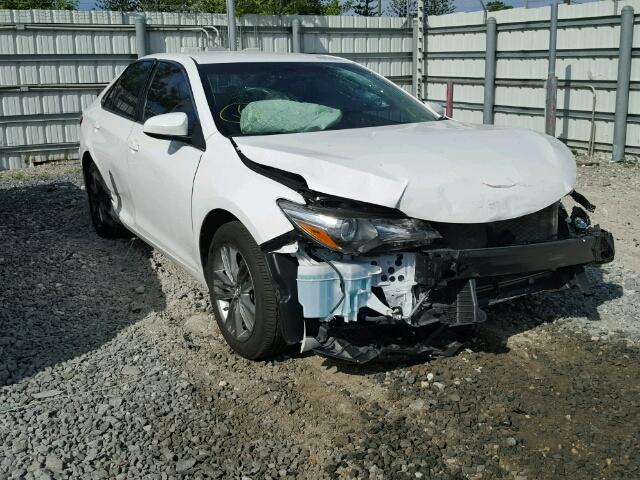 4T1BF1FK3GU124980 - 2016 TOYOTA CAMRY LE WHITE photo 1