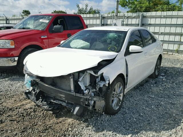 4T1BF1FK3GU124980 - 2016 TOYOTA CAMRY LE WHITE photo 2