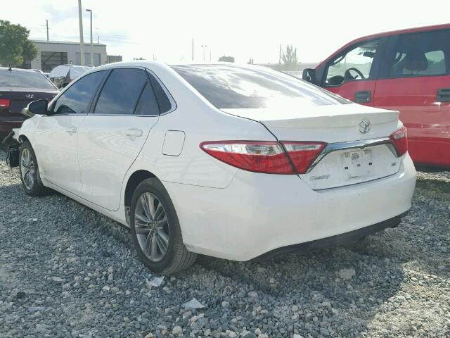 4T1BF1FK3GU124980 - 2016 TOYOTA CAMRY LE WHITE photo 3