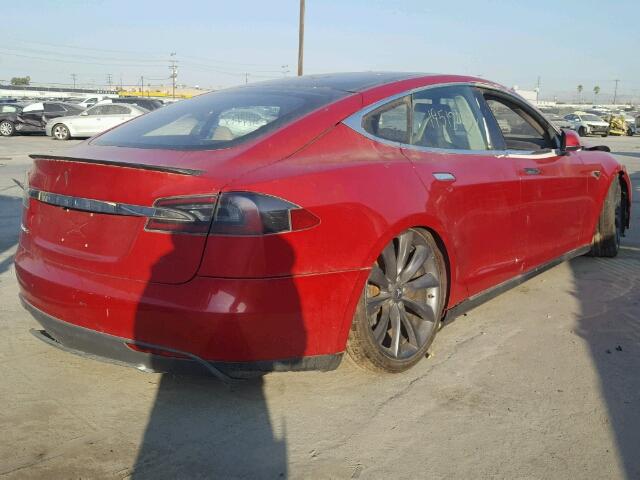 5YJSA1DP2DFP12696 - 2013 TESLA MODEL S RED photo 4