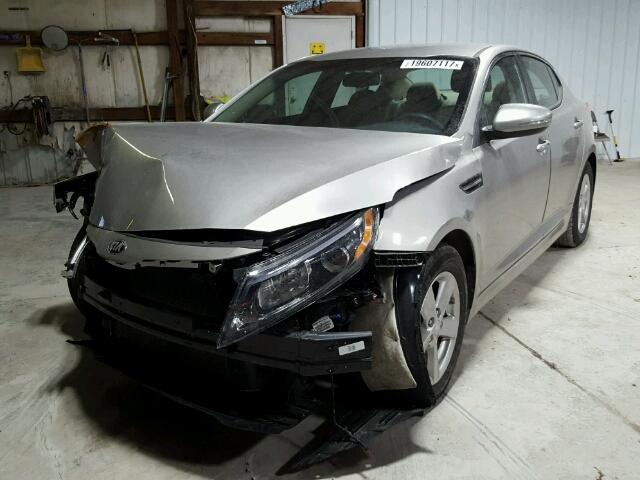 5XXGM4A76FG484284 - 2015 KIA OPTIMA LX SILVER photo 2