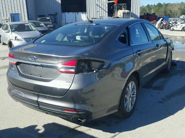 3FA6P0HD7HR118724 - 2017 FORD FUSION SE CHARCOAL photo 4