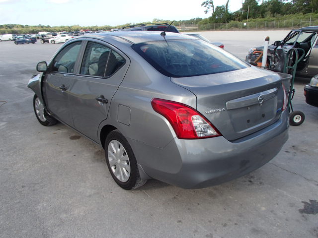 3N1CN7APXDL843671 - 2013 NISSAN VERSA S GRAY photo 3