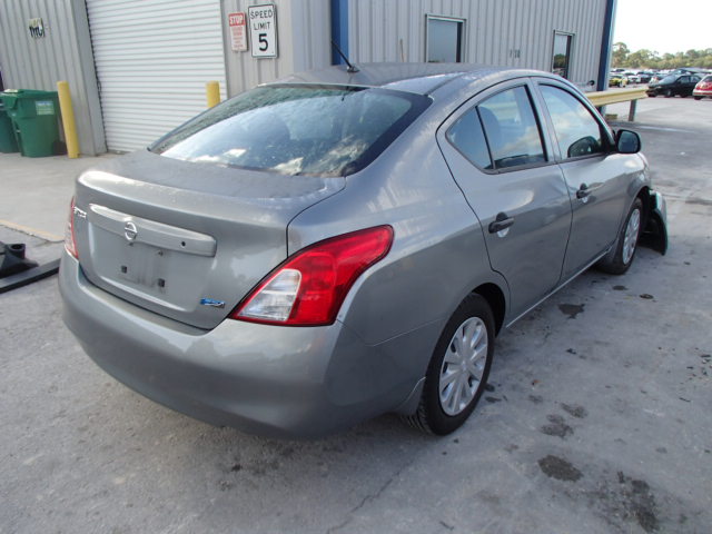 3N1CN7APXDL843671 - 2013 NISSAN VERSA S GRAY photo 4