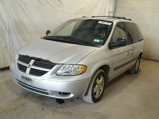 1D4GP45R46B571662 - 2006 DODGE CARAVAN SX SILVER photo 2