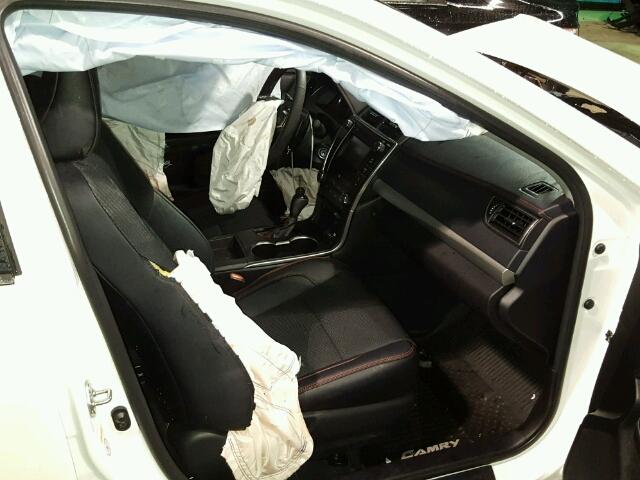 4T1BF1FKXHU293413 - 2017 TOYOTA CAMRY LE თეთრი ფოტო 5