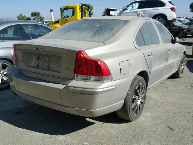 YV1RS592652473720 - 2005 VOLVO S60 2.5T BEIGE photo 4