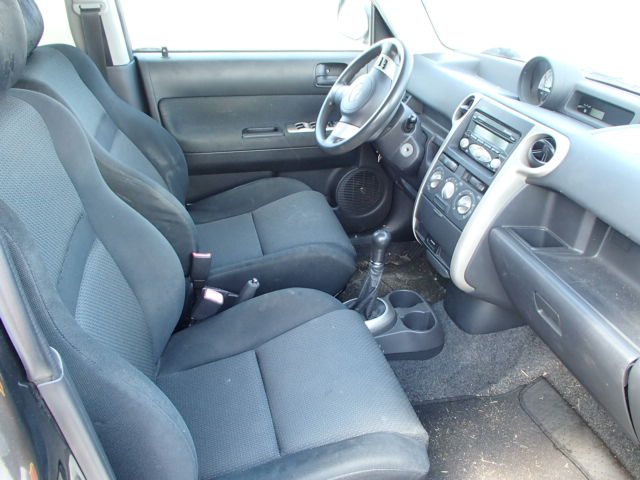 JTLKT334464094938 - 2006 TOYOTA SCION XB 黑色 照片 5