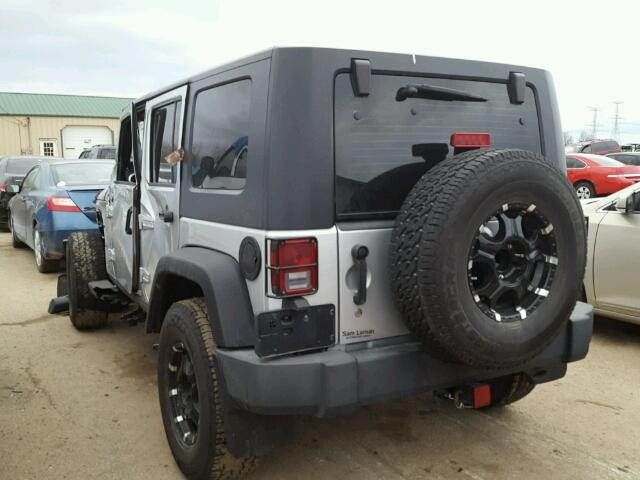 1J4GA391X9L768292 - 2009 JEEP WRANGLER U SILVER photo 3