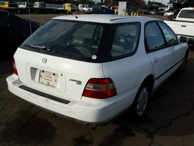 1HGCE1826TA007254 - 1996 HONDA ACCORD LX WHITE photo 4