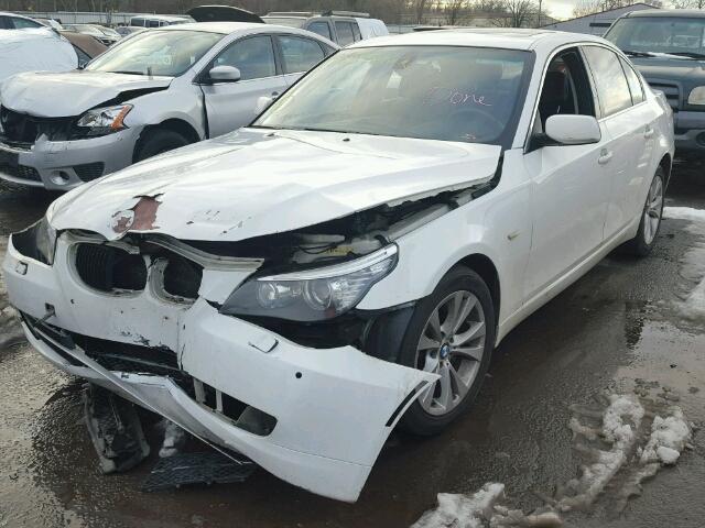 WBANV935X9C135756 - 2009 BMW 535 XI WHITE photo 2