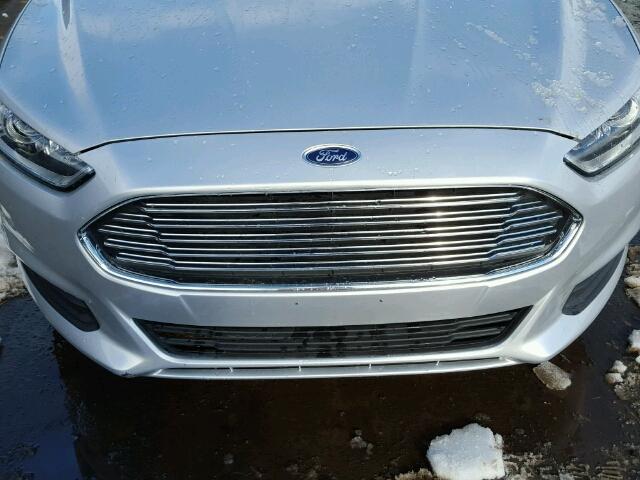 3FA6P0H77FR139631 - 2015 FORD FUSION SE SILVER photo 9