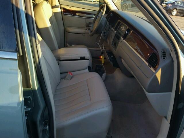 1LNHM81W25Y667584 - 2005 LINCOLN TOWN CAR S GREEN photo 5