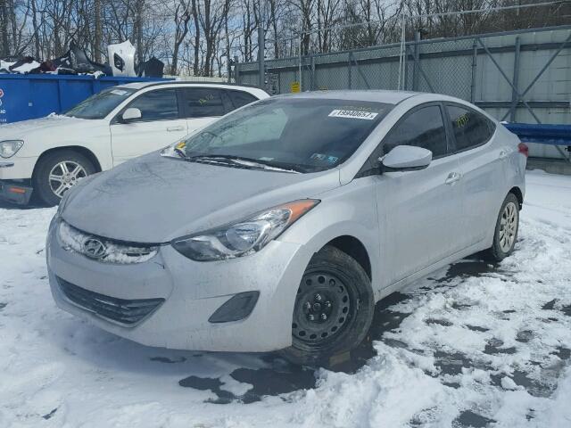 5NPDH4AE4CH069096 - 2012 HYUNDAI ELANTRA GL SILVER photo 2