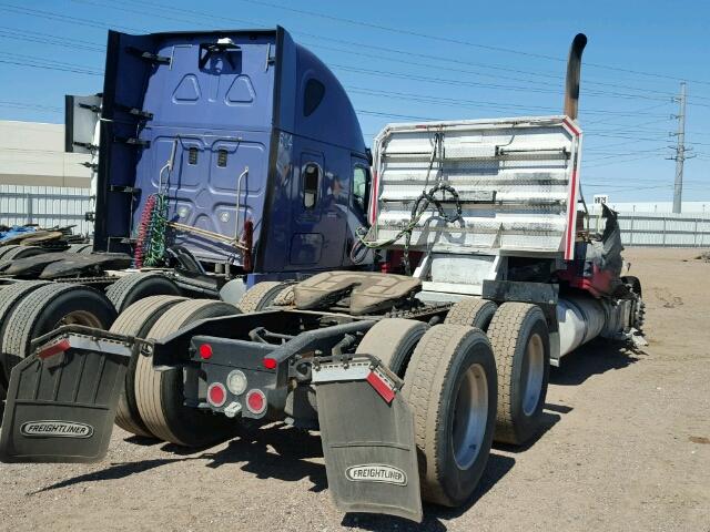 1FUJGLDRXCLBE9388 - 2012 FREIGHTLINER CASCADIA 1 RED photo 4