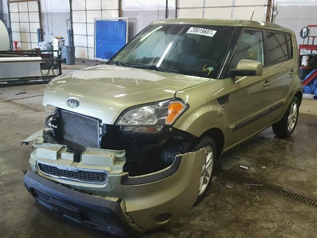 KNDJT2A22B7260434 - 2011 KIA SOUL GREEN photo 2