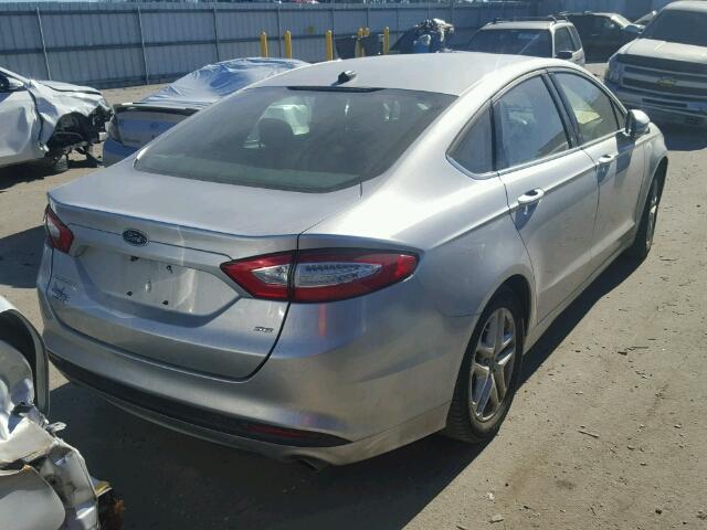 3FA6P0H7XGR117558 - 2016 FORD FUSION SE SILVER photo 4