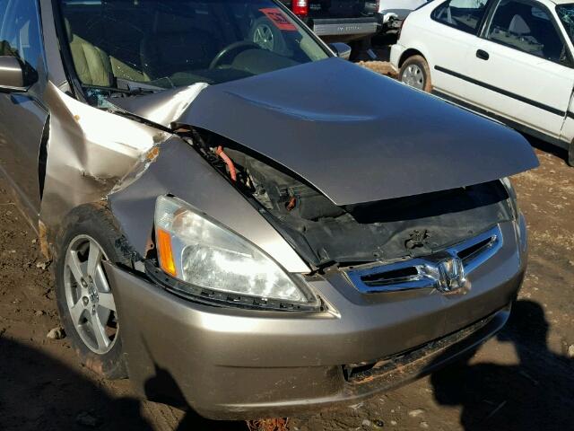 JHMCN36445C004745 - 2005 HONDA ACCORD HYB GOLD photo 9