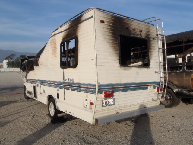 2GBJG31N9N4145497 - 1993 FOUR MOTORHOME WHITE photo 3