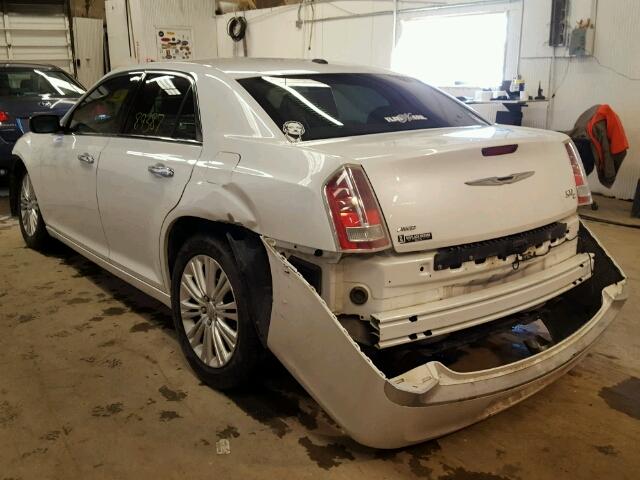 2C3CCAKT8CH143476 - 2012 CHRYSLER 300C AWD WHITE photo 3