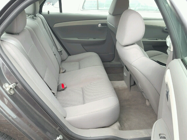 1G1ZB5E10BF236348 - 2011 CHEVROLET MALIBU LS ნაცრისფერი ფოტო 6