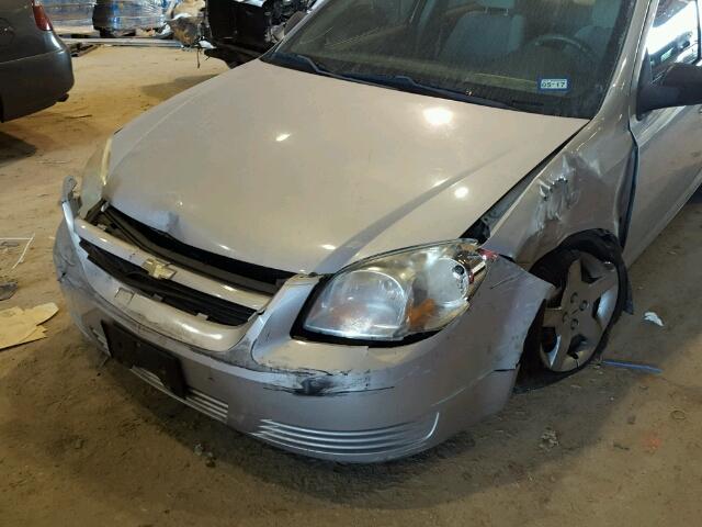 1G1AK55F367618768 - 2006 CHEVROLET COBALT LS SILVER photo 9