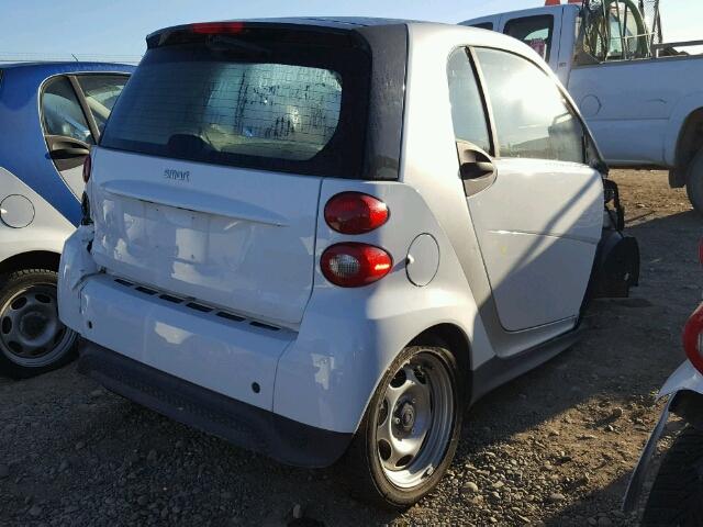 WMEEJ3BA1EK766195 - 2014 SMART FORTWO PUR WHITE photo 4