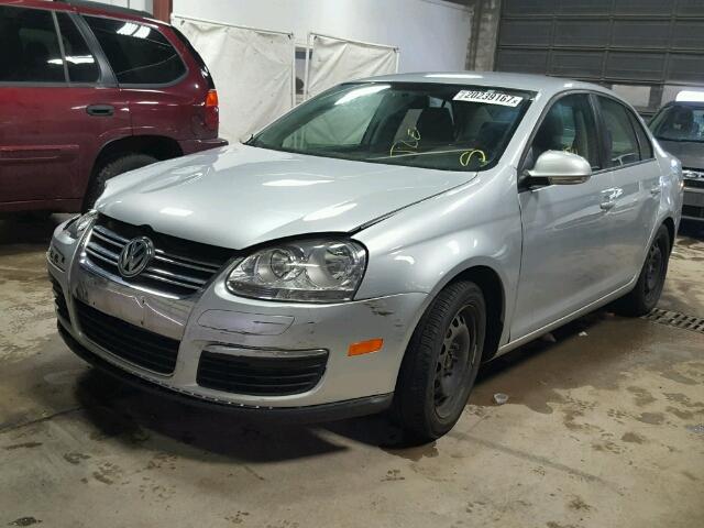 3VWJM71KX9M085017 - 2009 VOLKSWAGEN JETTA S SILVER photo 2