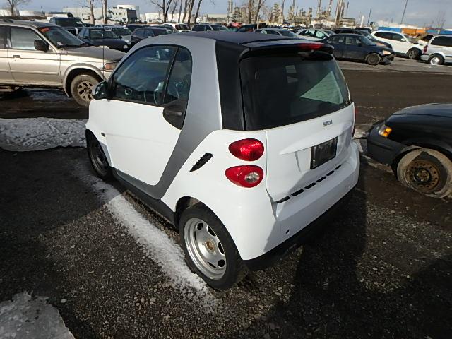 WMEEJ3BA3DK712606 - 2013 SMART FORTWO PUR WHITE photo 3