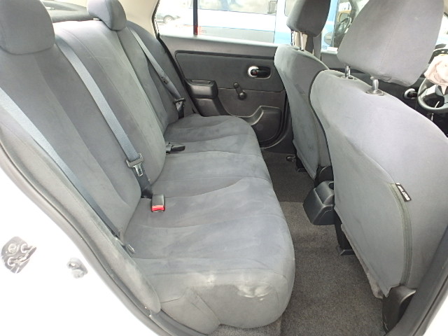 3N1CC1AP6AL390759 - 2010 NISSAN VERSA S 白色 照片 6