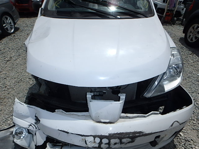 3N1CC1AP6AL390759 - 2010 NISSAN VERSA S 白色 照片 9