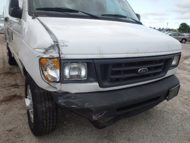 1FTNE24W83HB30115 - 2003 FORD ECONOLINE WHITE photo 10