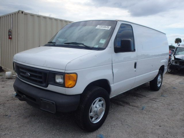 1FTNE24W83HB30115 - 2003 FORD ECONOLINE WHITE photo 2