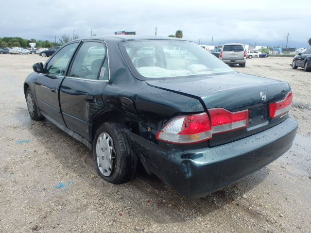 1HGCG56401A103688 - 2001 HONDA ACCORD LX GREEN photo 3