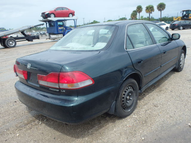 1HGCG56401A103688 - 2001 HONDA ACCORD LX GREEN photo 4