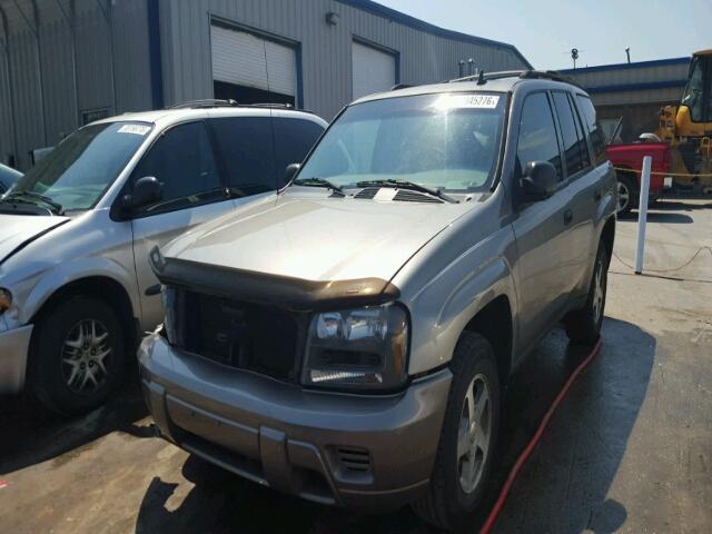 1GNDS13S262100491 - 2006 CHEVROLET TRAILBLAZE GOLD photo 2