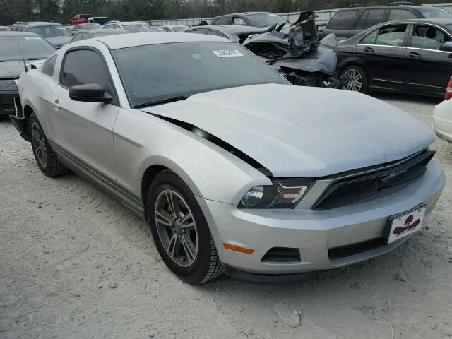 1ZVBP8AMXC5288327 - 2012 FORD MUSTANG SILVER photo 1