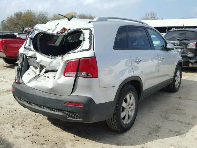 5XYKT4A28DG402615 - 2013 KIA SORENTO LX SILVER photo 4