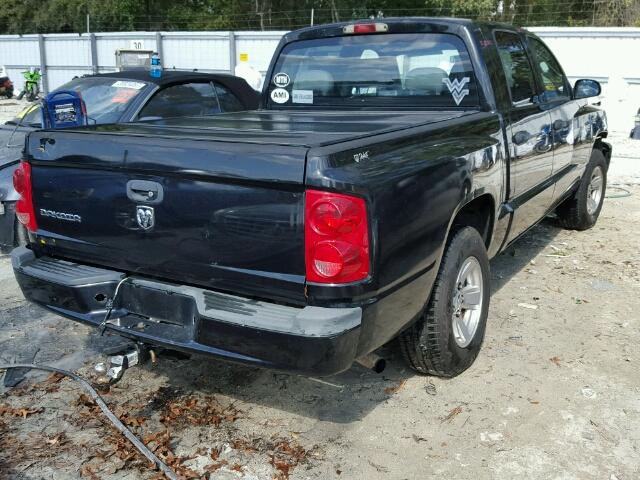 1D7HE38K38S569958 - 2008 DODGE DAKOTA SXT BLACK photo 4