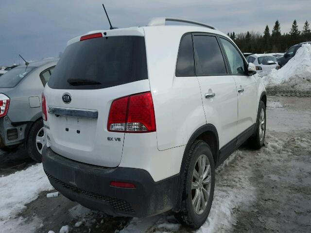 5XYKU3A28BG052908 - 2011 KIA SORENTO EX WHITE photo 4