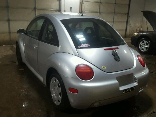 3VWCK21C21M437179 - 2001 VOLKSWAGEN NEW BEETLE 银色 照片 3