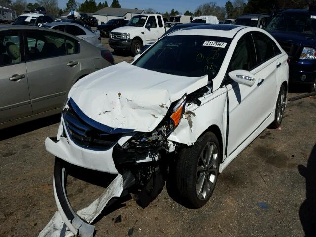 5NPEC4AC8EH882686 - 2014 HYUNDAI SONATA SE WHITE photo 2