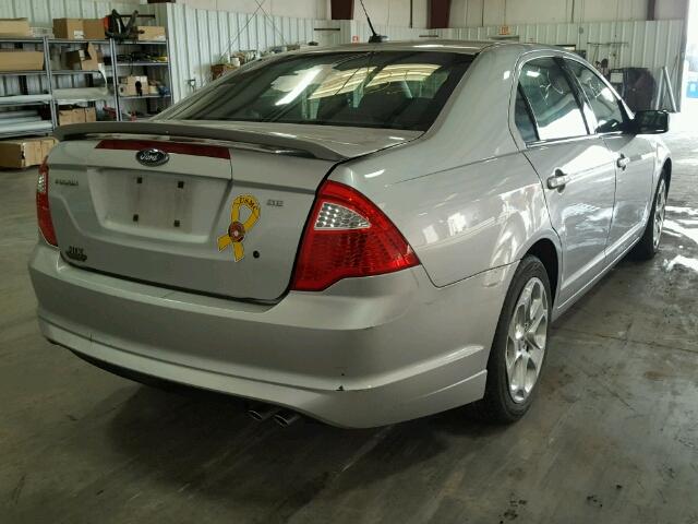 3FAHP0HA9AR189170 - 2010 FORD FUSION SE SILVER photo 4