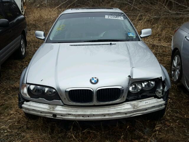 WBABN33452PG56361 - 2002 BMW 325 CI Արծաթագույն լուսանկար 9