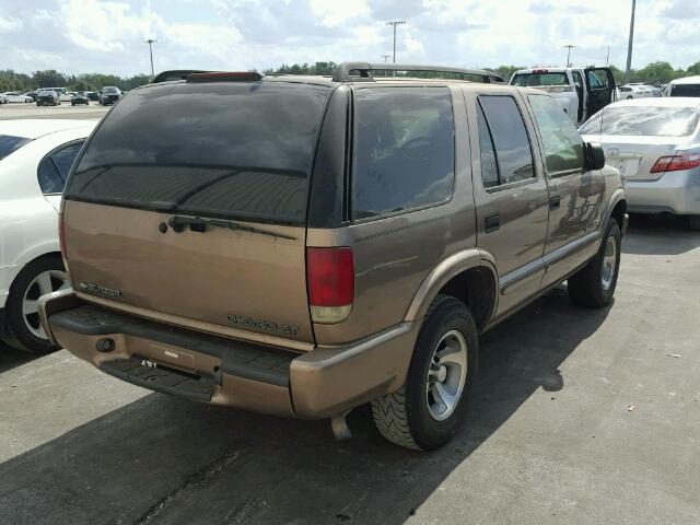 1GNCS13W62K162193 - 2002 CHEVROLET BLAZER TAN photo 4