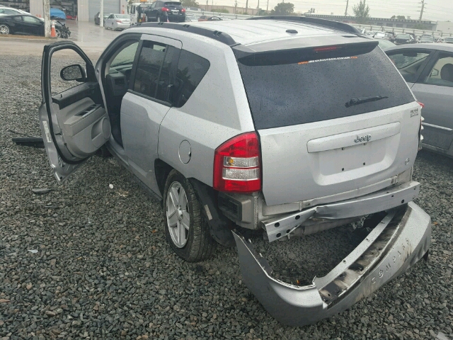 1J8FT47007D255922 - 2007 JEEP COMPASS SILVER photo 3