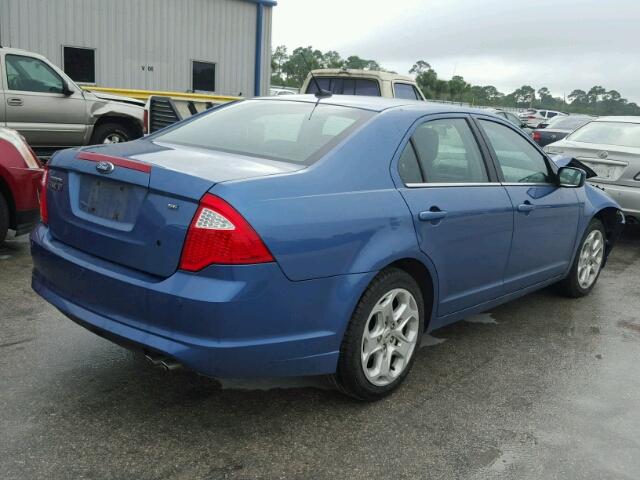 3FAHP0HAXAR266919 - 2010 FORD FUSION SE BLUE photo 4