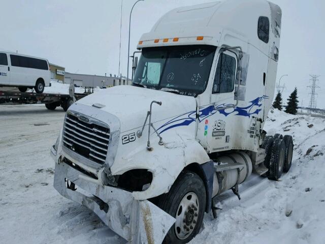 1FUJA6CG62PJ66278 - 2002 FREIGHTLINER CONVENTION WHITE photo 2