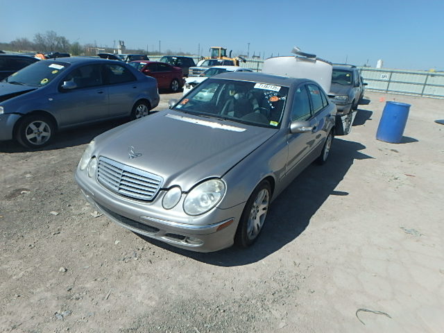 WDBUF70J93A295775 - 2003 MERCEDES-BENZ E 500 GRAY photo 2