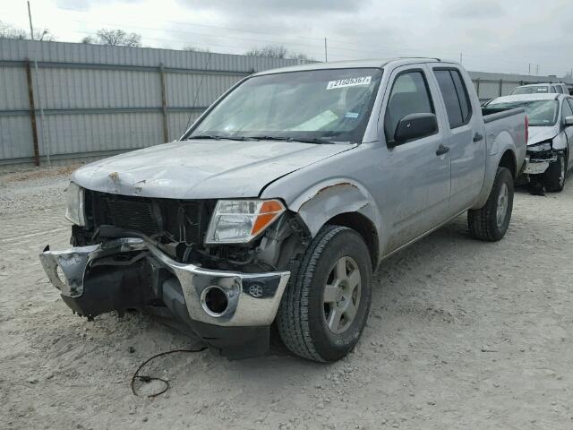 1N6AD07U08C444794 - 2008 NISSAN FRONTIER C SILVER photo 2